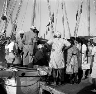 Markt in de haven van Oranjestad op Aruba, Bestanddeelnr 252-7861