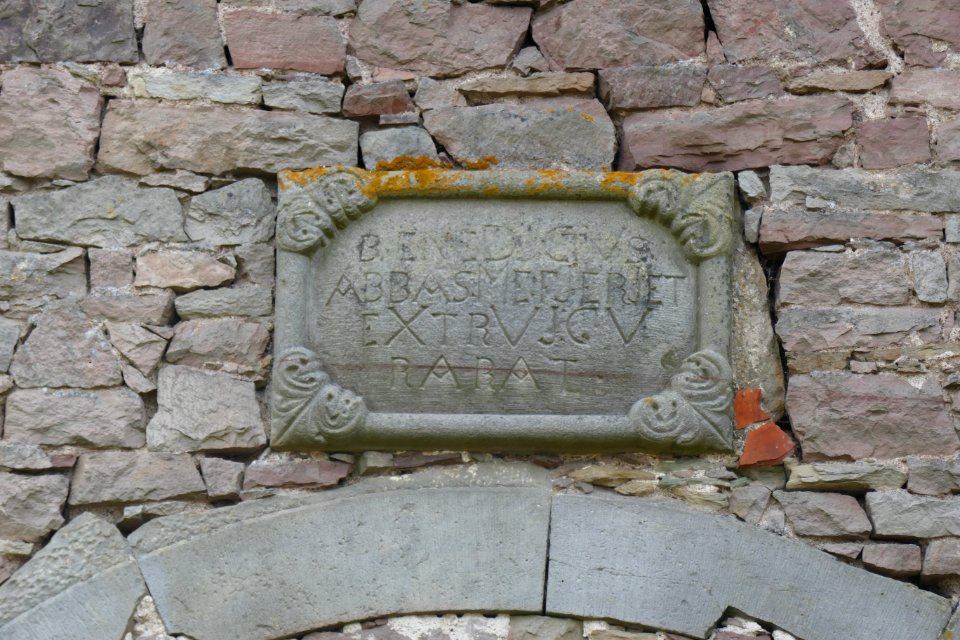 Marienmünster - Abtei - Inschrift Wirtschaftsgebäude