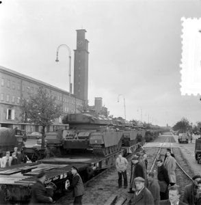 Markthallen aankomst Centr. tanks voor mars door Amsterdam, Bestanddeelnr 905-6915