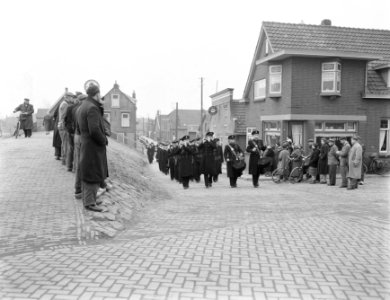 Marinebegrafenis Sergeant-Electromonteur A de Groot s-Gravendeel, Bestanddeelnr 907-6488