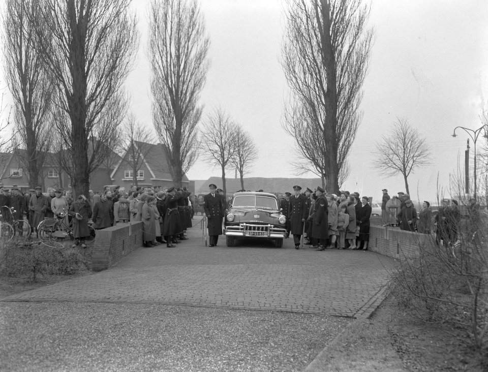 Marinebegrafenis Sergeant-Electromonteur A de Groot s-Gravendeel, Bestanddeelnr 907-6485