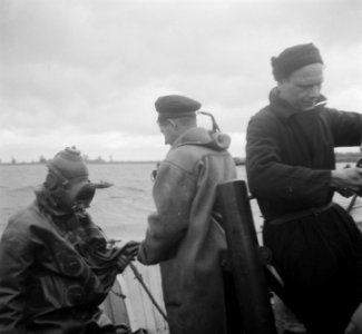 Marineduikers bij Dordrecht, Bestanddeelnr 903-3967