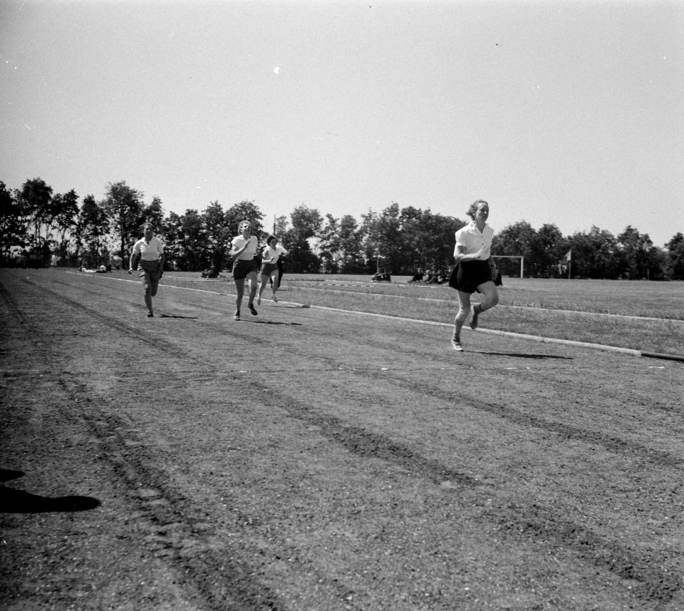 Marine kampioenschappen hardlopen ( 100 meter ), Bestanddeelnr 904-6147