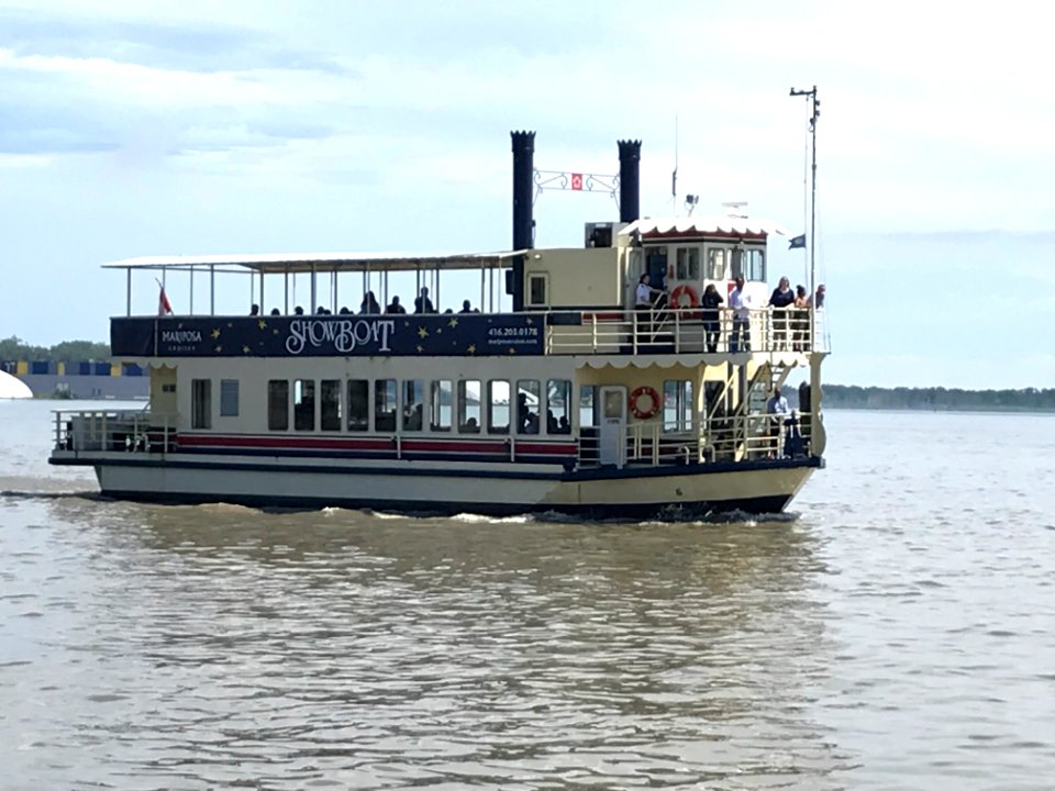 Mariposa Cruises Showboat 01