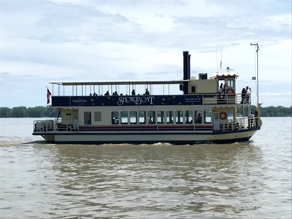 Mariposa Cruises Showboat 02