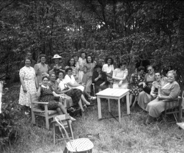 Marinevrouwen contactmiddag in Bergen aan Zee, Bestanddeelnr 903-5193