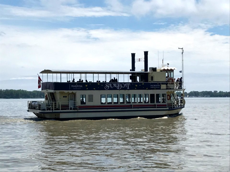 Mariposa Cruises Showboat 03