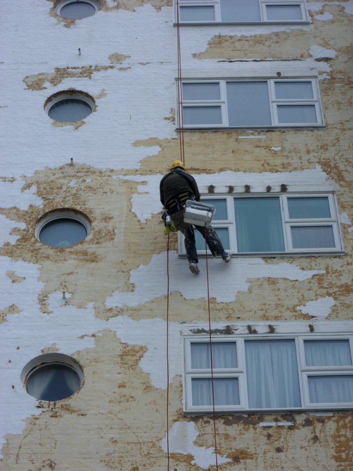 Marine Gate, Marine Drive, Black Rock, Brighton (May 2013) (Painter on Rope)