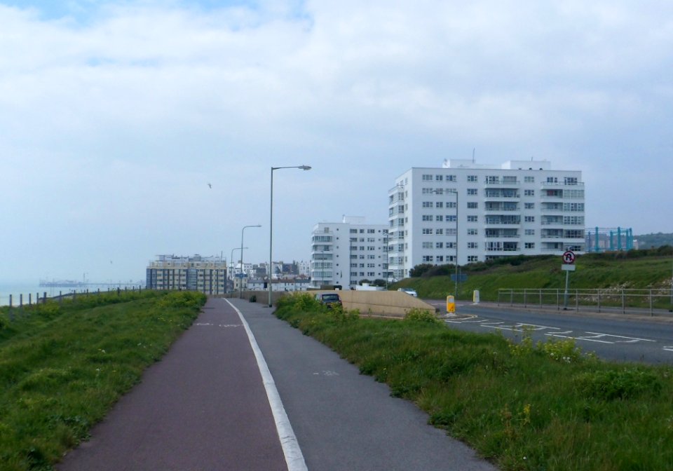 Marine Gate, Marine Drive, Black Rock, Brighton (May 2013) (Distant View from E)
