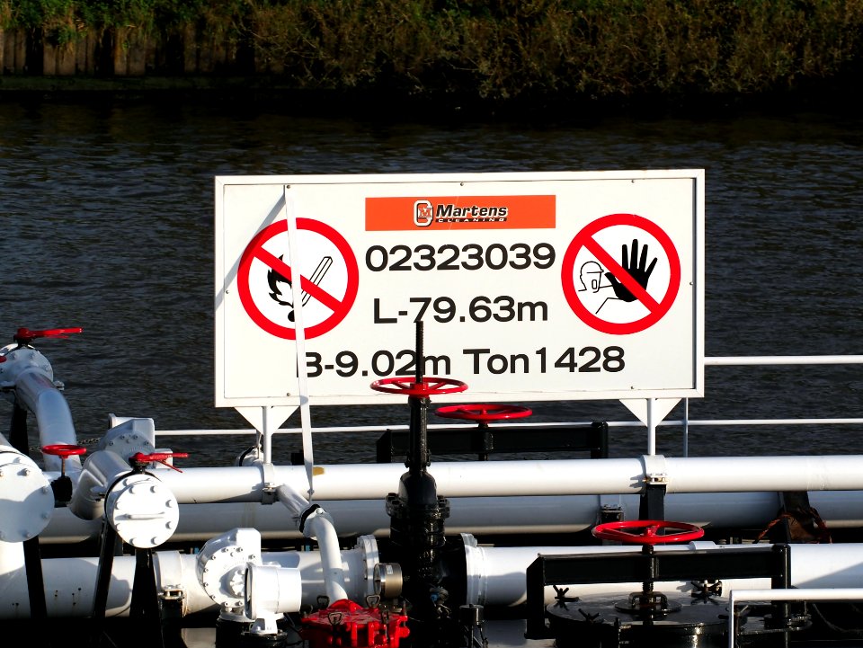 Martens 4 (ENI 02323039) at the Amsterdam-Rhine Canal, pic2