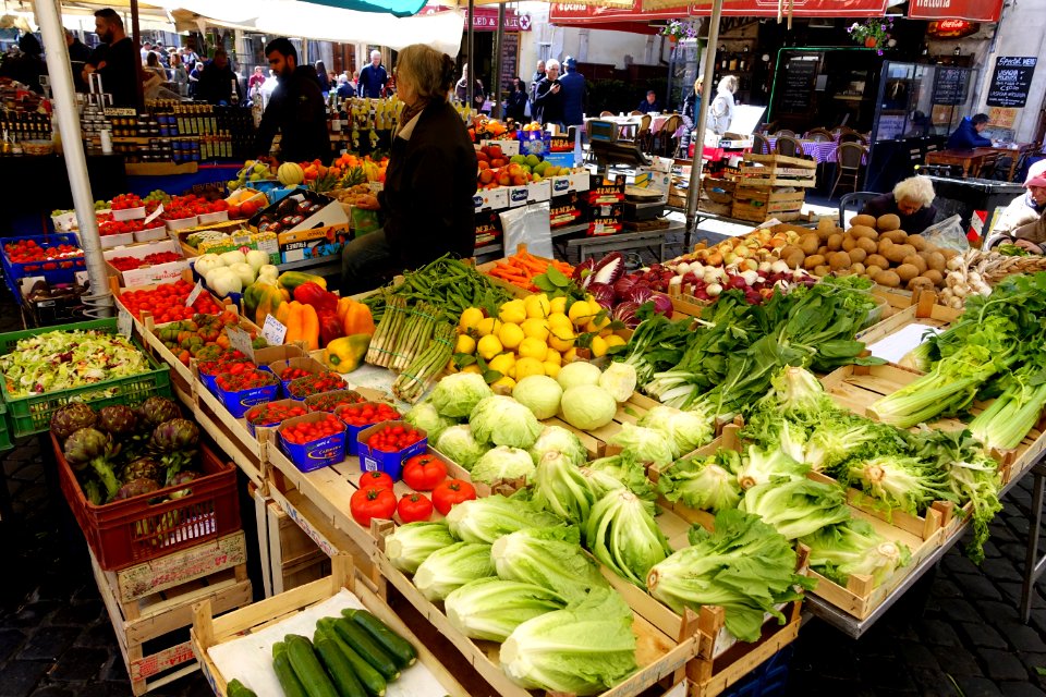 Market scene - Campo de' Fiori - Rome, Italy - DSC01657