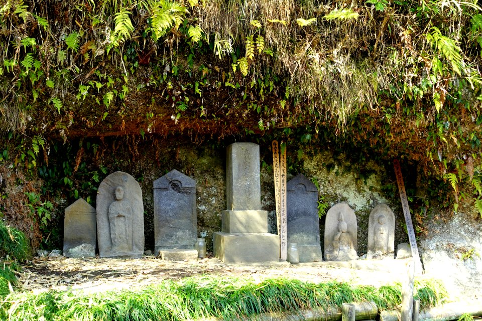 Markers - Jufukuji - Kamakura, Kanagawa, Japan - DSC08006