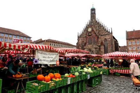 Market in Hauptmarkt - Nuremberg, Germany - DSC01764