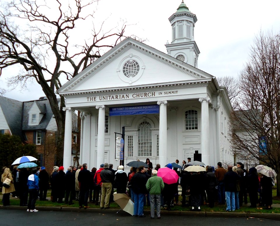 Marriage equality rally and banner at Unitarian church in Summit NJ
