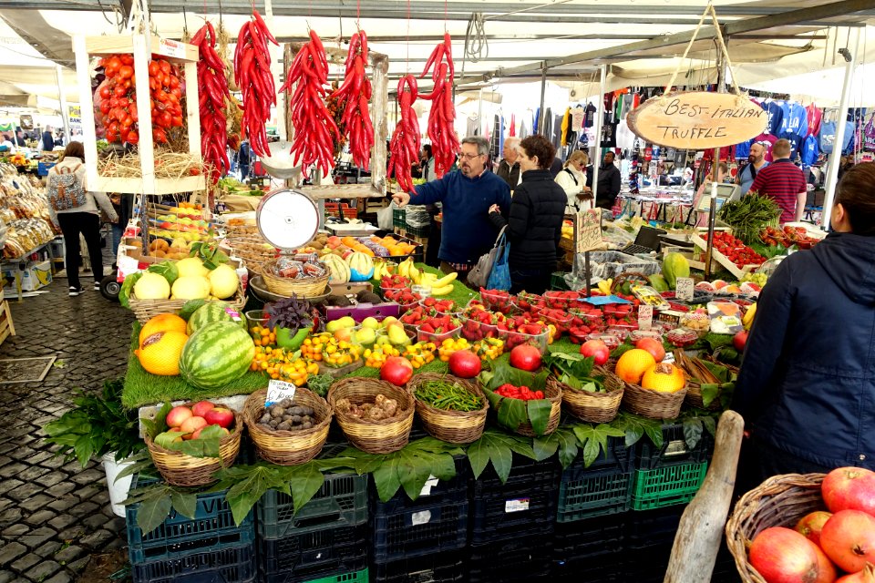 Market scene - Campo de' Fiori - Rome, Italy - DSC01645