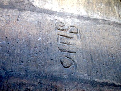 Marque de tâcheron sur la collégiale de Neuchâtel guid