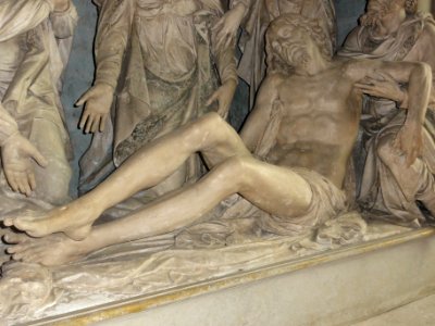 Marolles-les-Braults (Sarthe) église, La mise au tombeau du Christ, détail