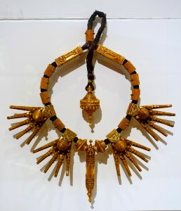 Marriage necklace, Tamil Nadu, India, Nattukottai Chettiar caste, late 1800s, gold - Dallas Museum of Art - DSC05069