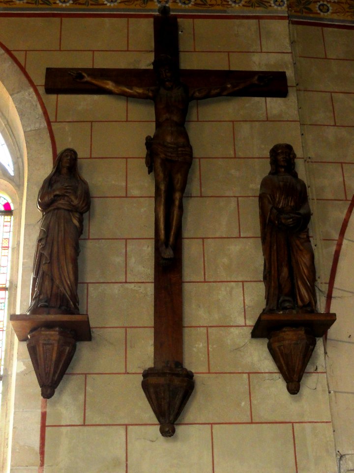 Marolles-les-Braults (Sarthe) église, calvaire de trois statues
