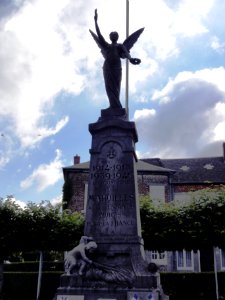 Maroilles (Nord, Fr) monument aux morts