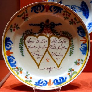 Marriage plate, Netherlands, 18th century, Delftware - Cinquantenaire Museum - Brussels, Belgium - DSC08540