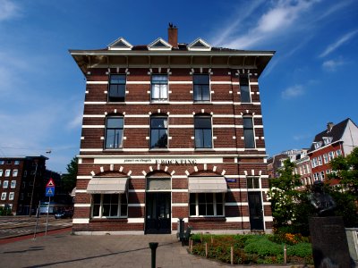Marnixplein met Pianos en vleugels winkel F Bockting