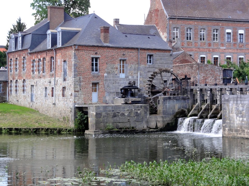 Maroilles (Nord, Fr) Moulin sur la Petite Helpe
