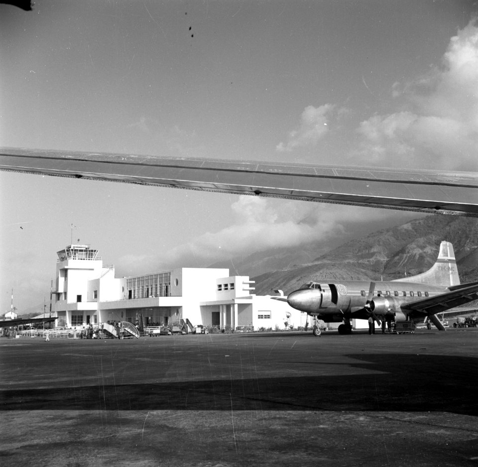 Martin 202 of Línea Aeropostal Venezolana at Caracas-Maiquetia