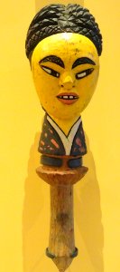 Married female kebe-kebe puppet, Kuyu, Democratic Republic of Congo, collected in 1966 - Royal Ontario Museum - DSC09588