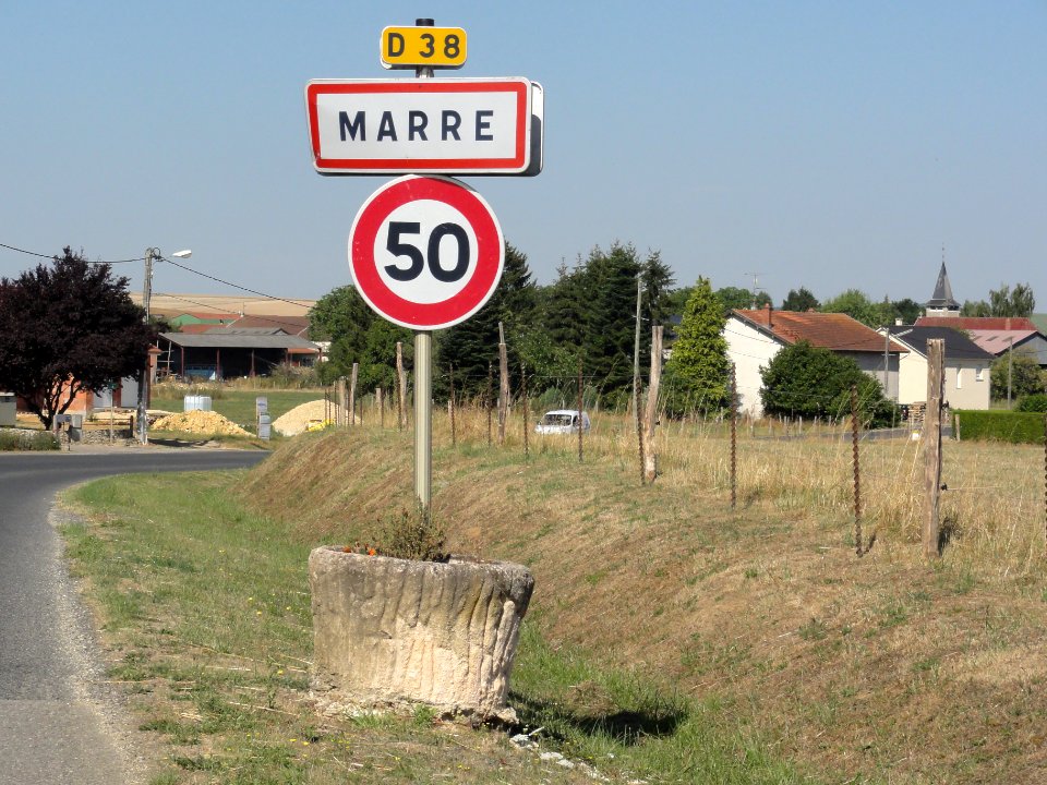 Marre (Meuse) city limit sign