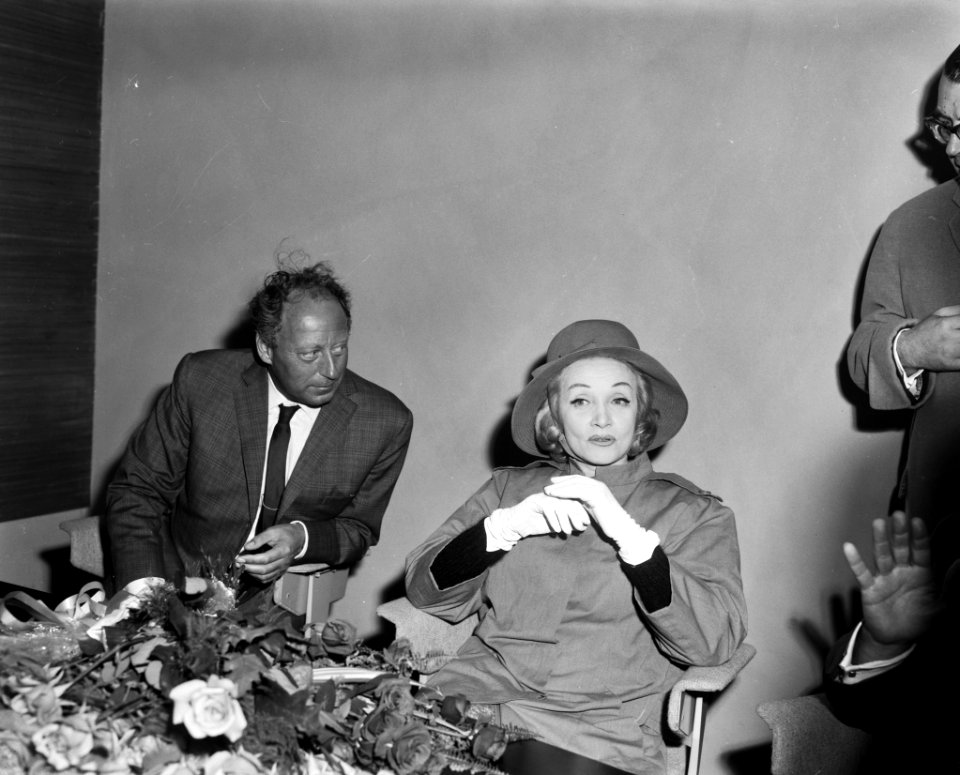 Marlène Dietrich in Nederland voor optreden in Grand Gala du Disque Marlène Die, Bestanddeelnr 915-6226