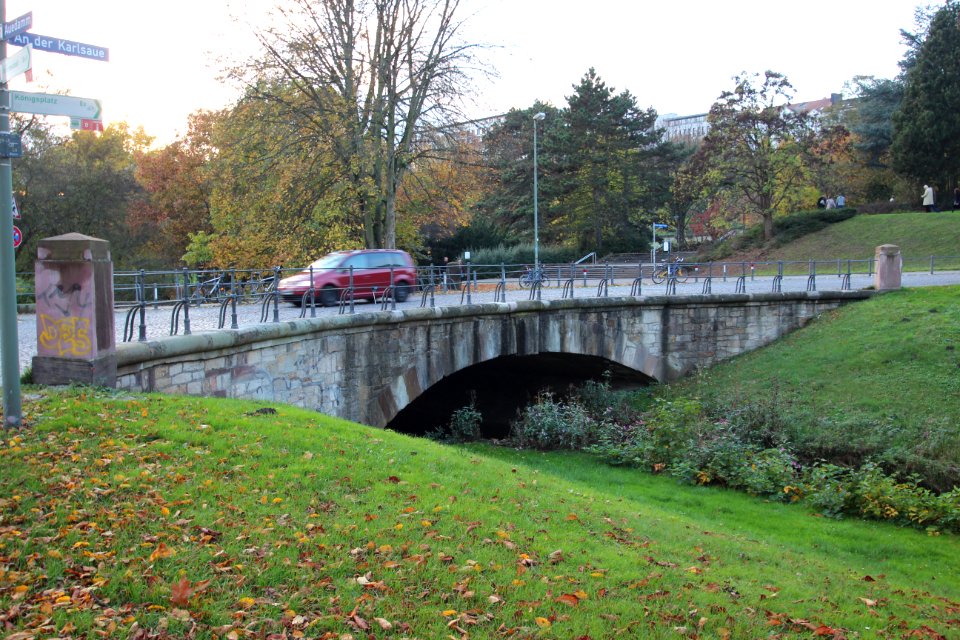 Marmorbadbrücke beim Auedamm in Kassel