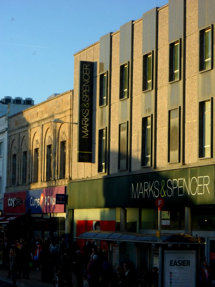 Marks and Spencer and 193–194 Western Road, Brighton (December 2013)