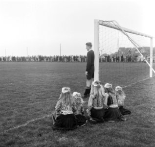 Marken heeft voetbalterrein, Bestanddeelnr 904-8447