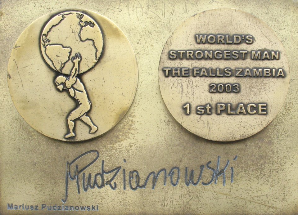 Mariusz Pudzianowski medal & autograph