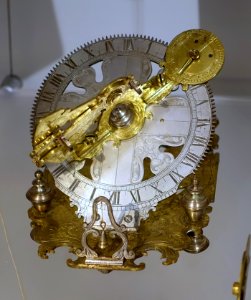 Mechanical equatorial sundial, Augsburg, c. 1675-1725 - Putnam Gallery - Harvard University - DSC07915