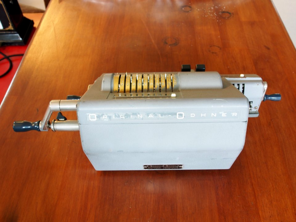 Mechanical calculator. Original Odhne, pic-004