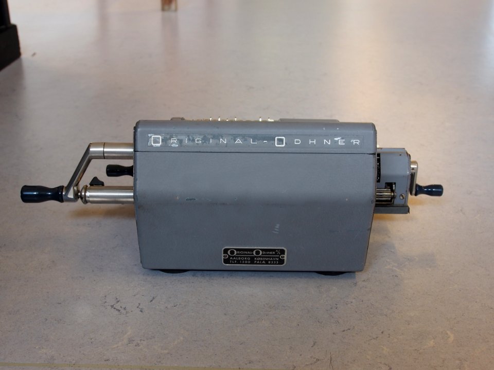 Mechanical calculator. Original Odhne, pic-006