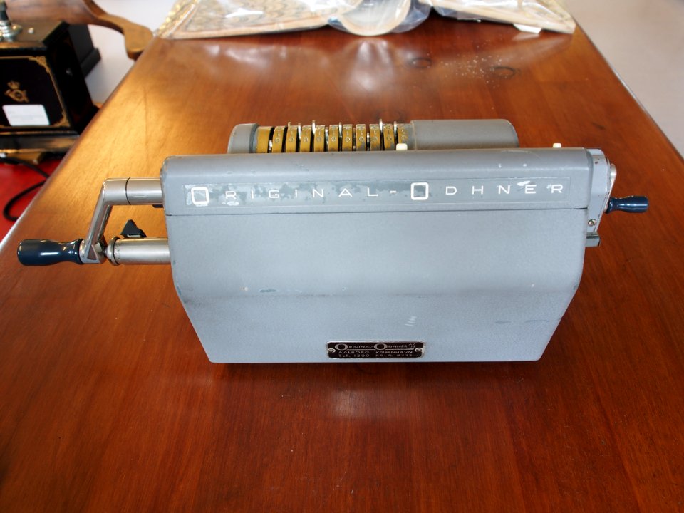 Mechanical calculator. Original Odhne, pic-005