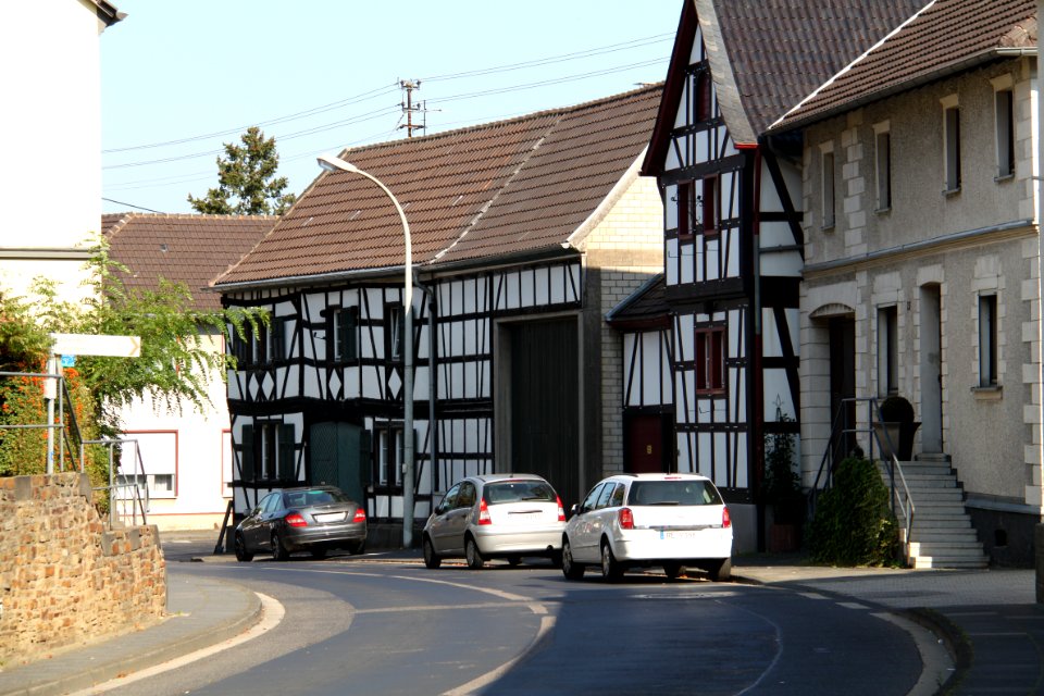 Meckenheim Ersdorf, Blick entlang der Rheinbacher Straße, Fachwerkhäuser