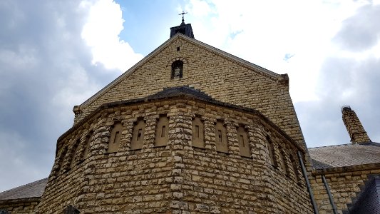 Mechelen-beeldje Sint-Jan de Doper in gevel kerk (2)