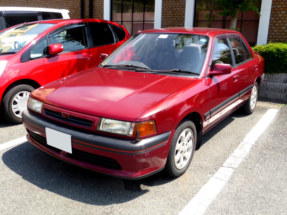 Mazda FAMILIA SEDAN Interplay (E-BG6Z) front