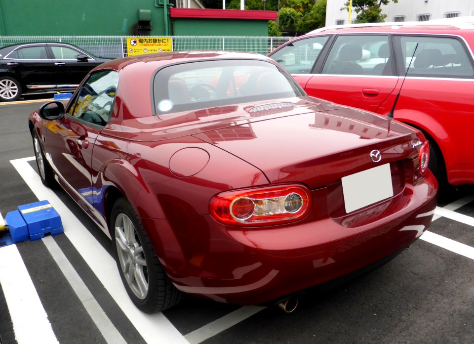 Mazda Roadster VS RHT (NC) rear