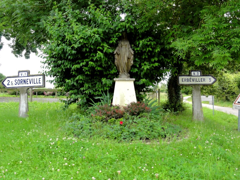 Mazerulles (M-et-M) statue de la Vierge