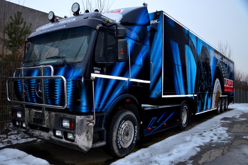 MB 1850 semi-trailor truck. Spielvogel1