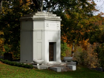 McCune Mausoleum, Allegheny Cemetery, 2015-10-27, 02