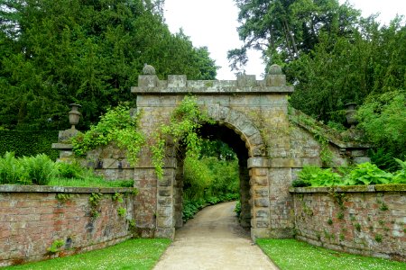 Maze gate - Chatsworth House - Derbyshire, England - DSC03601