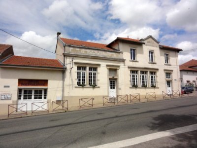 Mazerulles (M-et-M) mairie, école et salle polyvalente
