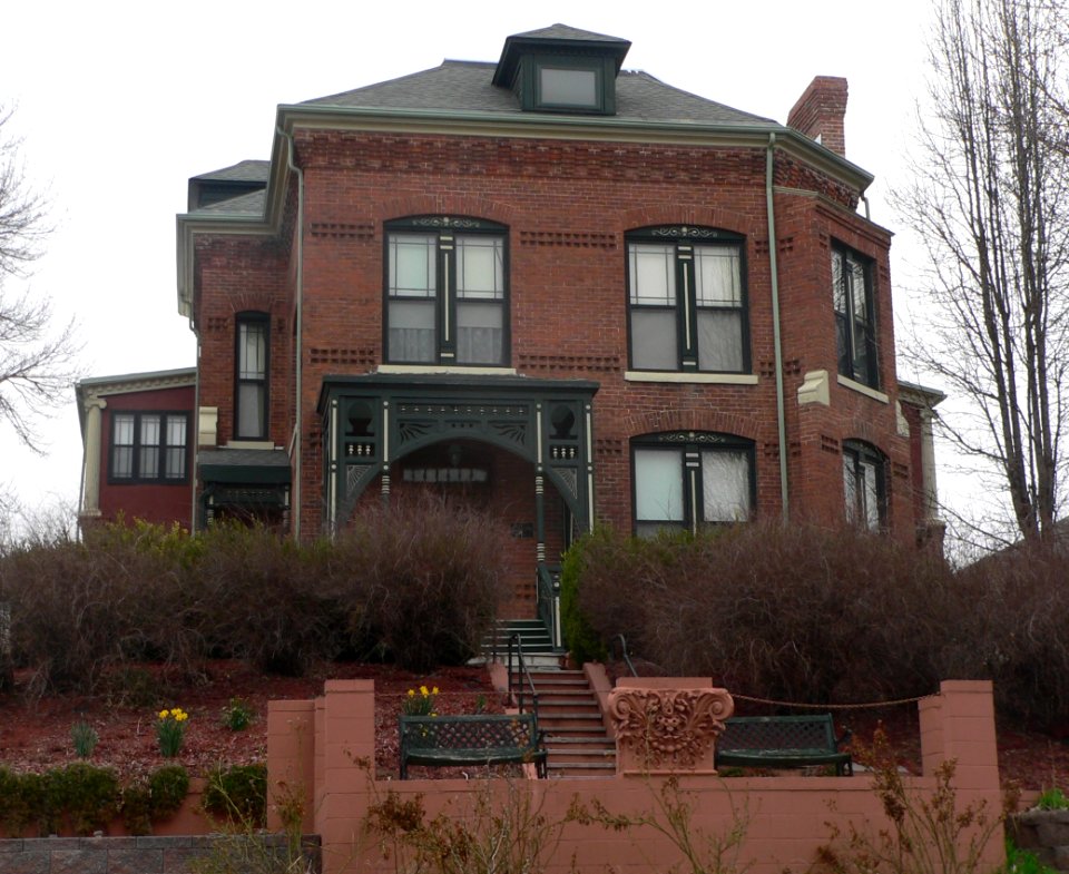 McLaughlin-Waugh-Dovey house from S 1