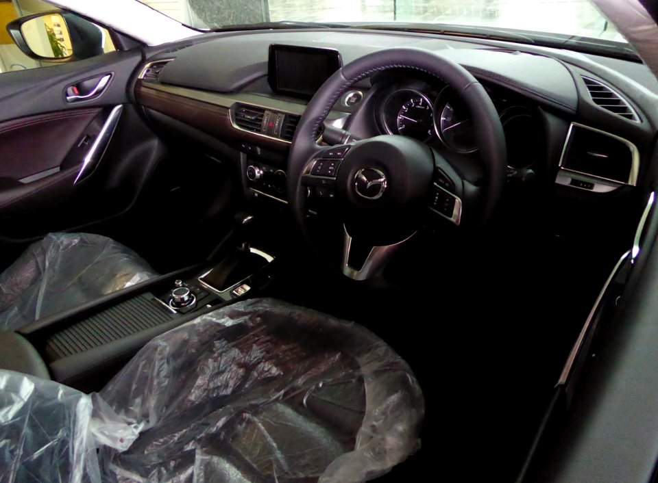 Mazda ATENZA SEDAN 25S L Package (GJ) interior